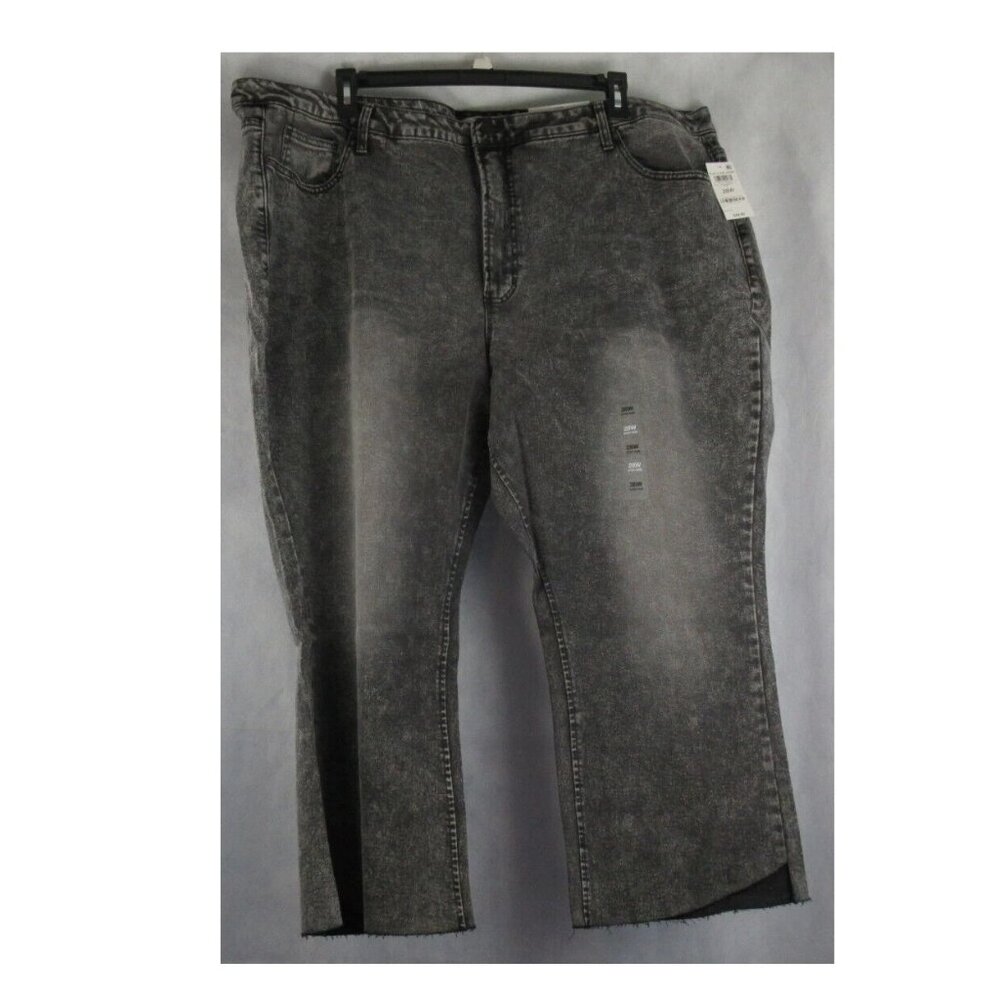 And Now This Women's Plus Size High-Rise Step-Hem Crop Jeans, Faded Black, 28W